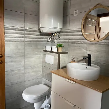 Fahaz A Kertben Apartman 1 شقة بالاتونكينيشي