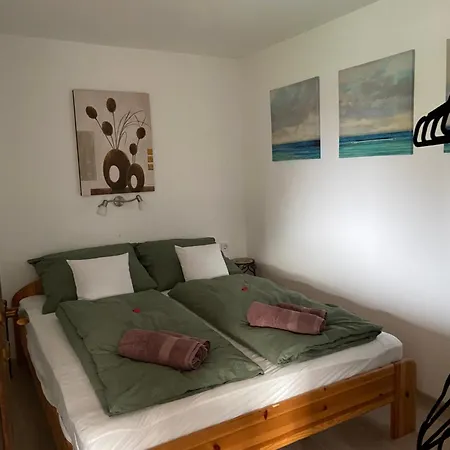 Fahaz A Kertben Apartman 1 아파트
